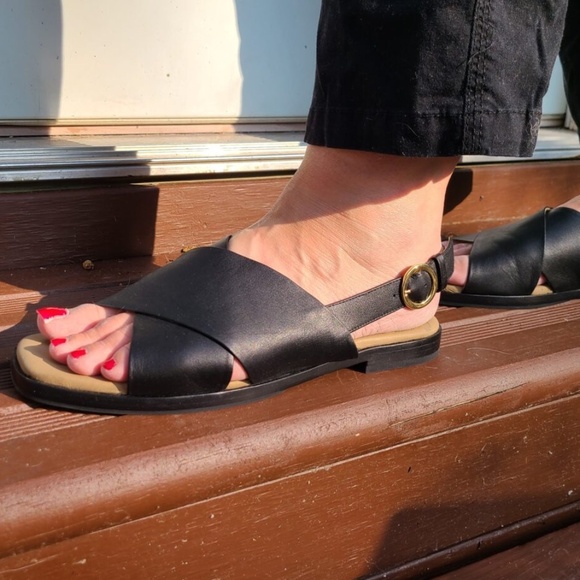 Poppy Barley Cross Town Sandal - As New - Picture 2 of 13